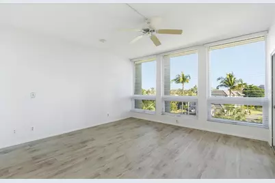 1065 Gulf Of Mexico Drive #305, Longboat Key, FL 34228 - Photo 23