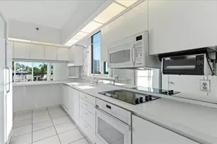 1065 Gulf Of Mexico Dr, Longboat Key, FL 34228 - Photo 21