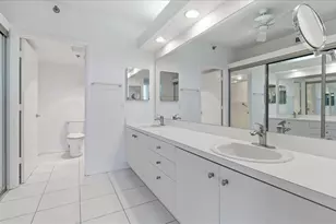 1065 Gulf Of Mexico Dr, Longboat Key, FL 34228 - Photo 27