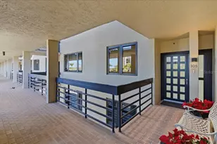 1065 Gulf Of Mexico Dr, Longboat Key, FL 34228 - Photo 11