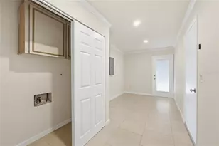 7339 Bounty Dr, Sarasota, FL 34231 - Photo 9