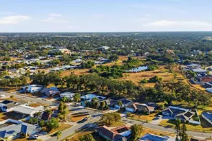 7339 Bounty Dr, Sarasota, FL 34231 - Photo 3