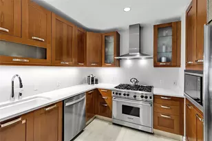 915 Seaside Dr, Sarasota, FL 34242 - Photo 7