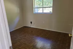 1307 54th Ave E, Bradenton, FL 34203 - Photo 5