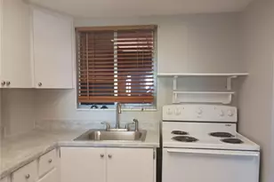 4109 Lake Bayshore Dr, Bradenton, FL 34205 - Photo 9