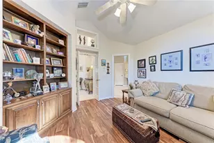 8383 Cypress Hollow Dr, Sarasota, FL 34238 - Photo 33