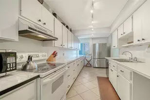 19 Whispering Sands Dr, Sarasota, FL 34242 - Photo 25