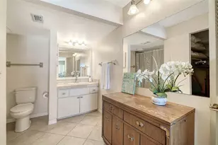 19 Whispering Sands Dr, Sarasota, FL 34242 - Photo 31