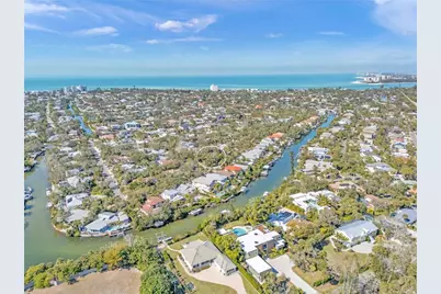 5144 Oxford Drive, Sarasota, FL 34242 - Photo 17