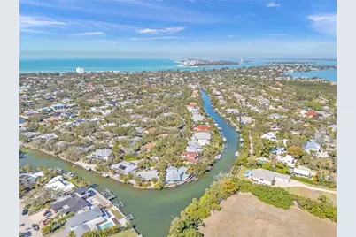 5144 Oxford Drive, Sarasota, FL 34242 - Photo 11