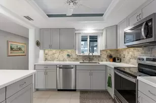 1110 Breezemont Dr, Sarasota, FL 34232 - Photo 11