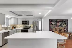 1110 Breezemont Dr, Sarasota, FL 34232 - Photo 9