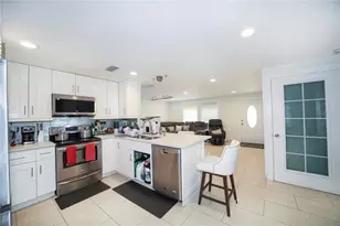 2653 22nd St, Sarasota, FL 34234 - Photo 9