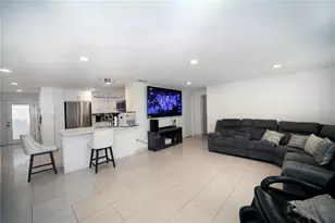 2653 22nd St, Sarasota, FL 34234 - Photo 3