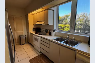 1085 Gulf Of Mexico Drive #205, Longboat Key, FL 34228 - Photo 11