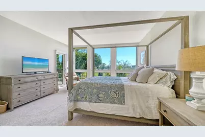 1085 Gulf Of Mexico Drive #205, Longboat Key, FL 34228 - Photo 27