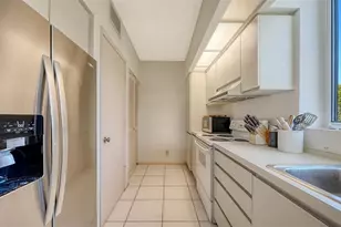 1085 Gulf of Mexico Dr, Longboat Key, FL 34228 - Photo 21