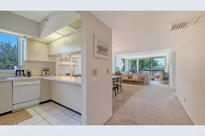 1085 Gulf Of Mexico Drive #205, Longboat Key, FL 34228 - Photo 7