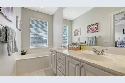 7944 Bergamo Avenue, Sarasota, FL 34238 - Photo 33