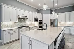 825 Seascape Pl, Sarasota, FL 34240 - Photo 21