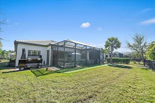 825 Seascape Pl, Sarasota, FL 34240 - Photo 43