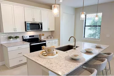 5811 Silverside Pine Court, Lakewood Ranch, FL 34211 - Photo 7