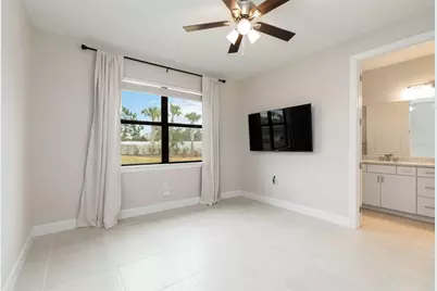 5811 Silverside Pine Court, Lakewood Ranch, FL 34211 - Photo 13