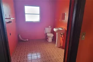 5515 27th St W, Bradenton, FL 34207 - Photo 5