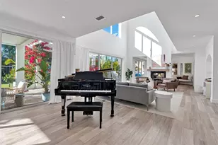 1642 Arlington St, Sarasota, FL 34239 - Photo 9