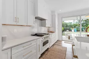 1642 Arlington St, Sarasota, FL 34239 - Photo 17