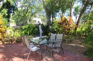 2181 Pine Gardens Trail, Sarasota, FL 34231 - Photo 23