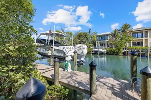 5045 Oxford Dr, Sarasota, FL 34242 - Photo 9