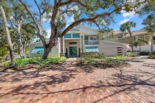 5045 Oxford Dr, Sarasota, FL 34242 - Photo 7