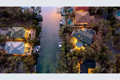 5045 Oxford Drive, Sarasota, FL 34242 - Photo 9