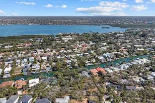 5045 Oxford Dr, Sarasota, FL 34242 - Photo 11