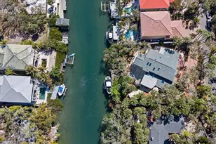 5045 Oxford Dr, Sarasota, FL 34242 - Photo 5