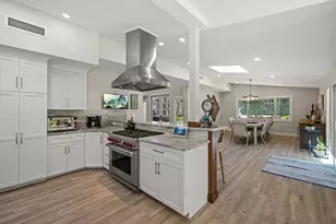 5045 Oxford Dr, Sarasota, FL 34242 - Photo 23