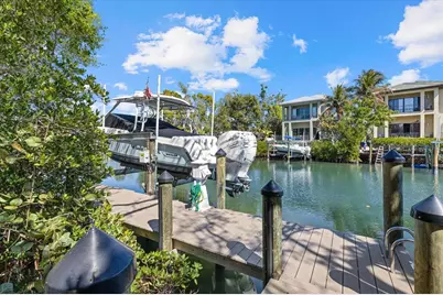 5045 Oxford Drive, Sarasota, FL 34242 - Photo 7