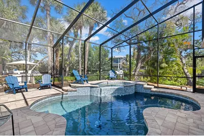 5045 Oxford Drive, Sarasota, FL 34242 - Photo 11