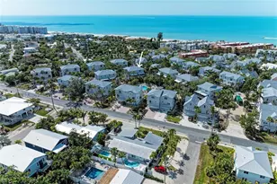 6250 Holmes Blvd, Holmes Beach, FL 34217 - Photo 59