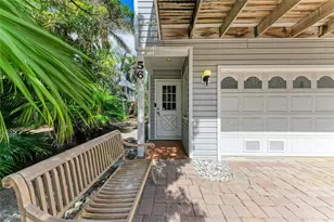 6250 Holmes Blvd, Holmes Beach, FL 34217 - Photo 5