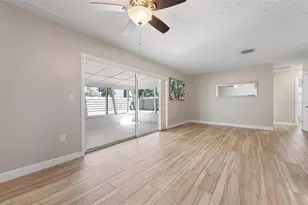 4213 Des Plaines Dr, Sarasota, FL 34233 - Photo 9