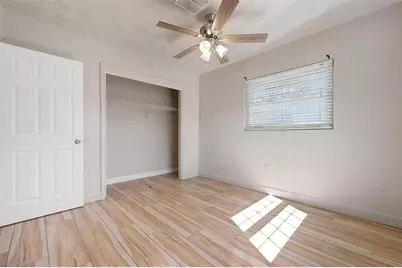 4213 Des Plaines Drive, Sarasota, FL 34233 - Photo 15