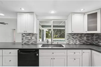 5385 Dominica Circle, Sarasota, FL 34233 - Photo 5