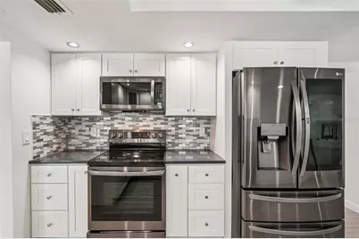 5385 Dominica Circle, Sarasota, FL 34233 - Photo 7