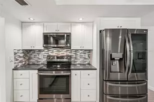 5385 Dominica Cir, Sarasota, FL 34233 - Photo 7