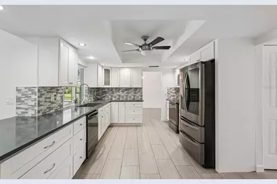 5385 Dominica Circle, Sarasota, FL 34233 - Photo 5