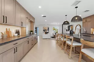 501 65th St, Holmes Beach, FL 34217 - Photo 23