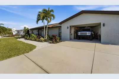501 65th Street, Holmes Beach, FL 34217 - Photo 3