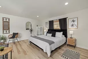 2069 Bougainvillea St, Sarasota, FL 34239 - Photo 23